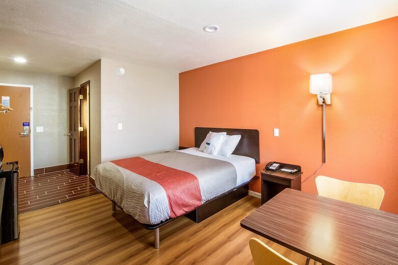 Hotel Motel 6 Rossford, Oh
