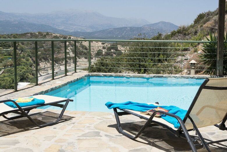 Istron Villas