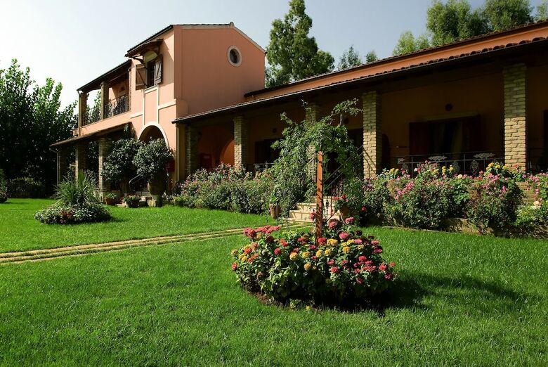 Apartamentos Corfu Club