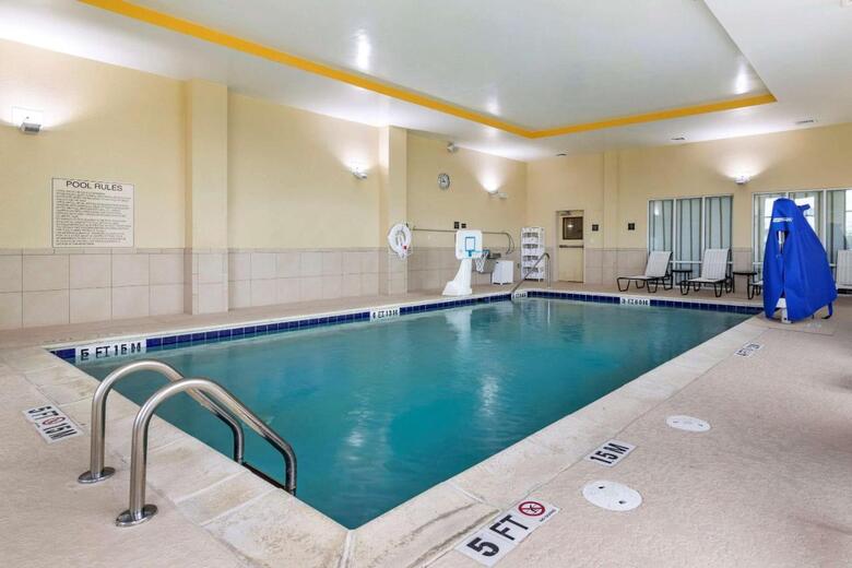 Hotel Comfort Suites