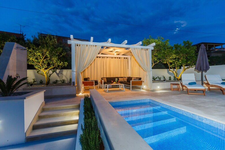 Luxury  Apartments Giovanni With  Pool