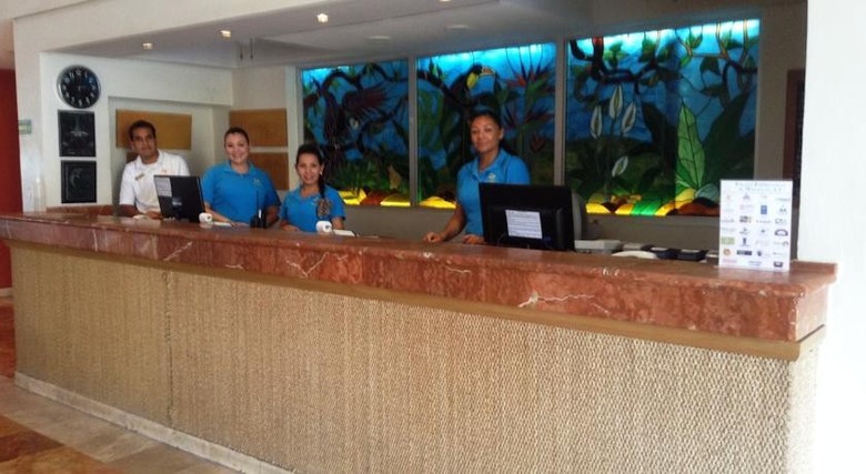 Hotel Las Flores Beach Resort