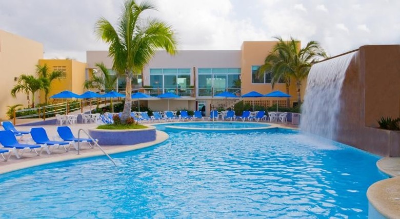 Hotel Las Flores Beach Resort