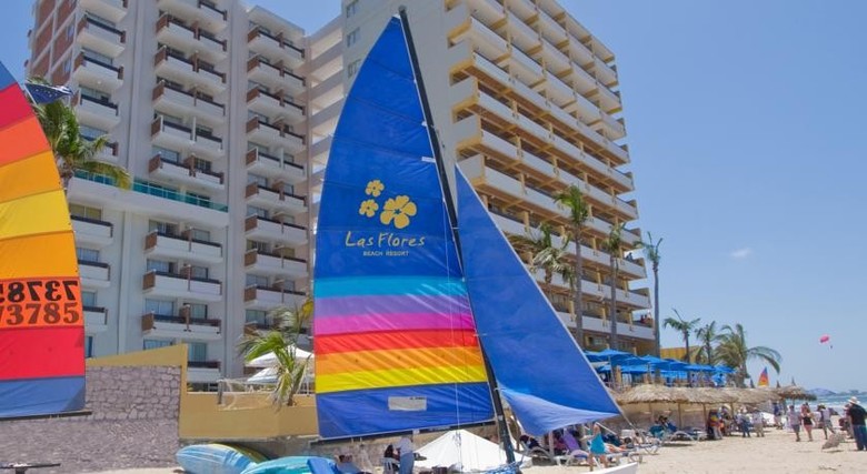 Hotel Las Flores Beach Resort