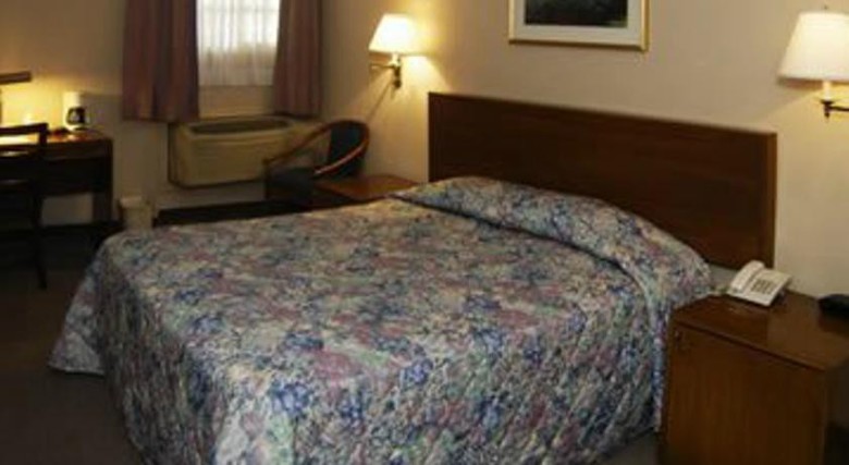 Hotel El Camino Inn & Suites
