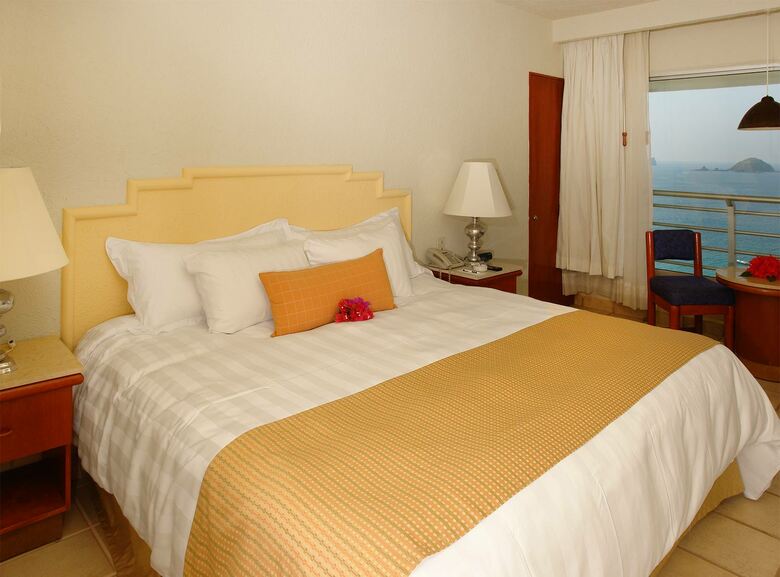 Hotel Emporio Ixtapa