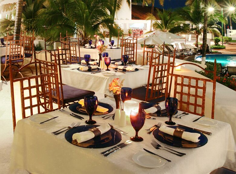 Hotel Emporio Ixtapa