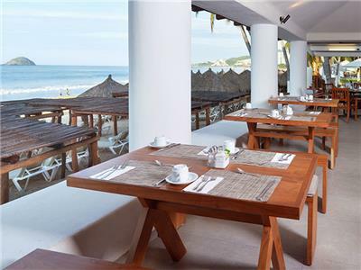 Hotel Emporio Ixtapa