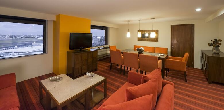Hotel Camino Real Aeropuerto