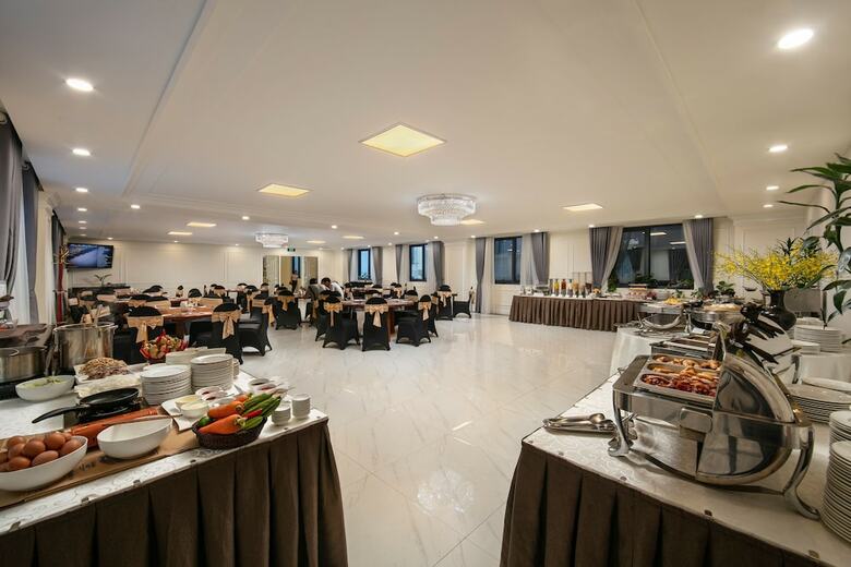 Adonis Hotel