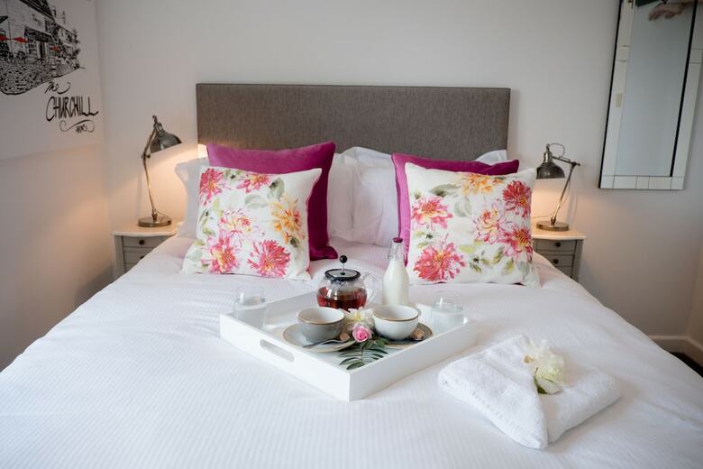 Bed & Breakfast The Churchill Arms