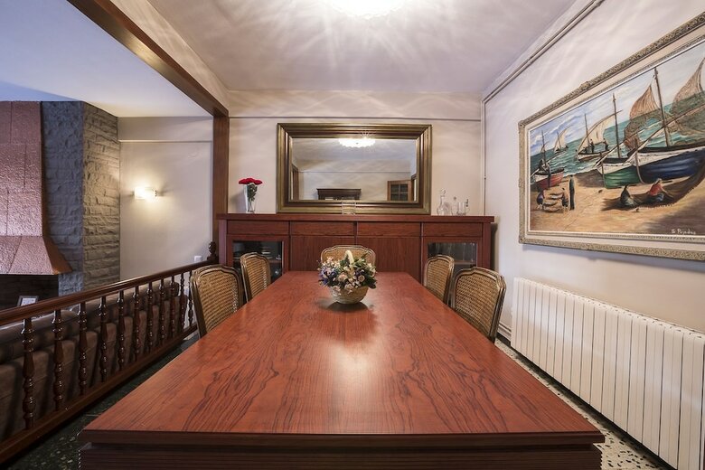 Apartamentos Montserrat