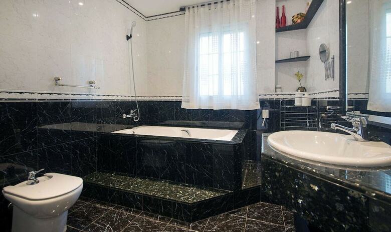 Villa Rubi House