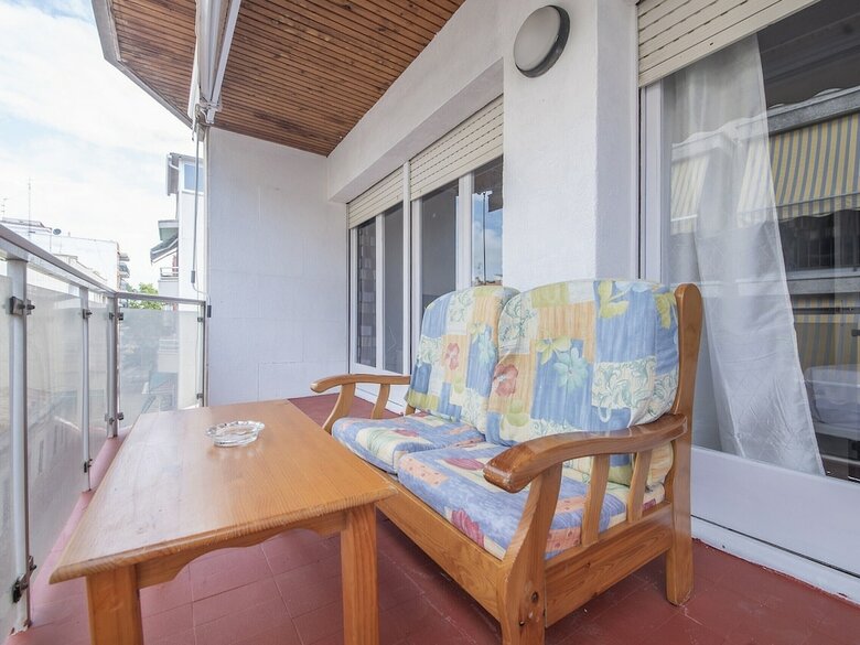 Apartamentos Montserrat 32, R68