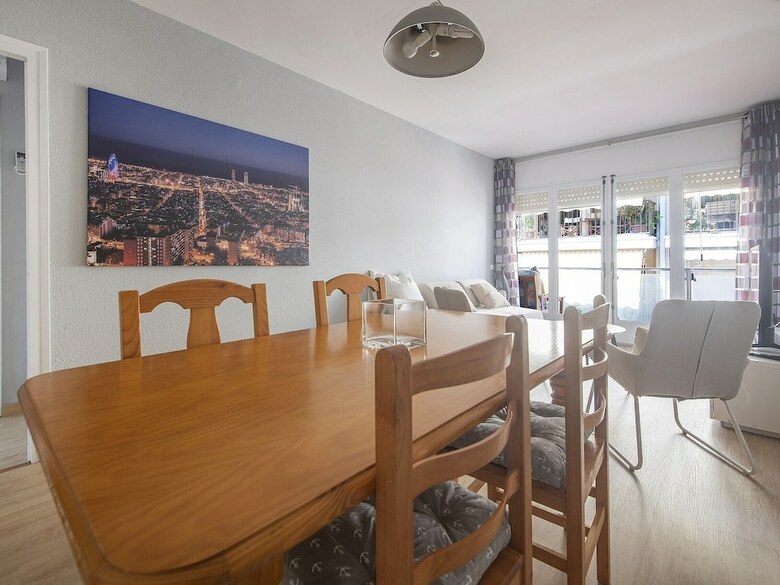 Apartamentos Montserrat 32, R68