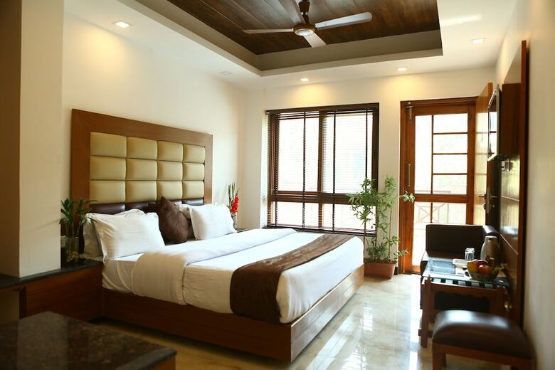 Hotel Devlok Primal
