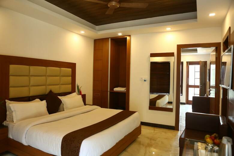 Hotel Devlok Primal