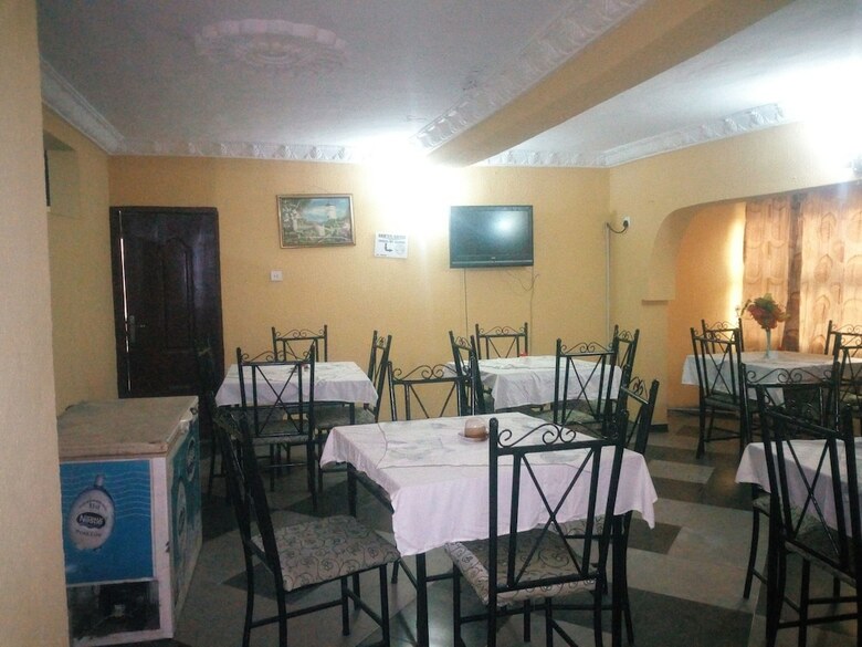 Hotel Dam'syl Suites