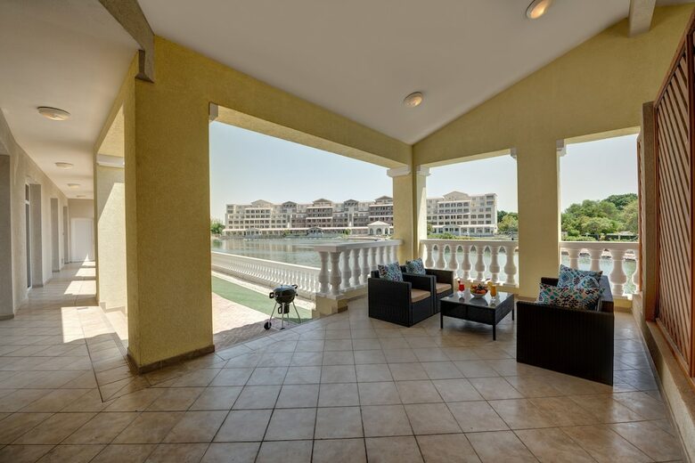 J5 Holiday Homes 3br Apartment