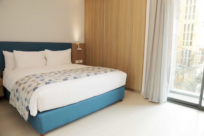 Hotel Monot Suites
