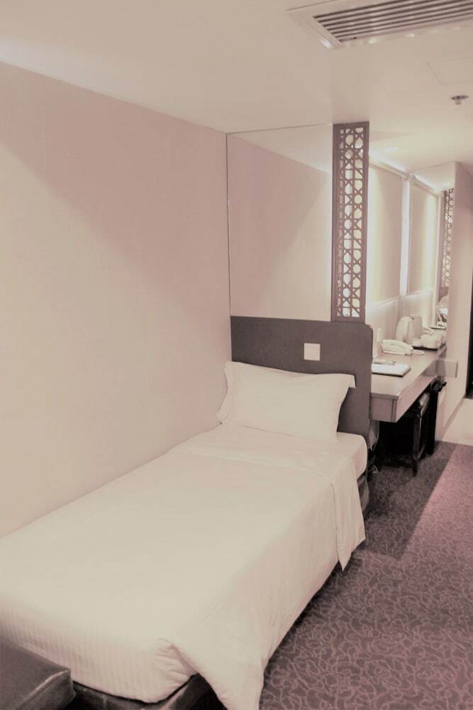 Oriental Lander Hotel