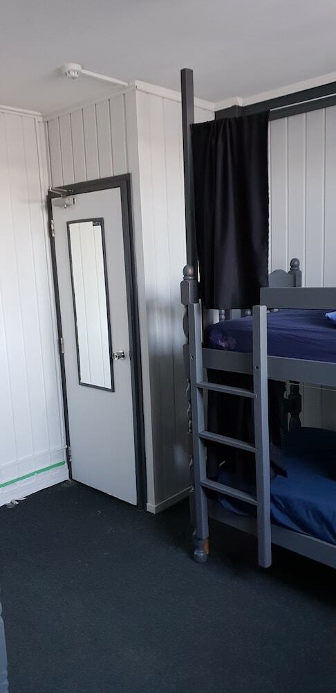 Hostal Borders Beyond Backpacker