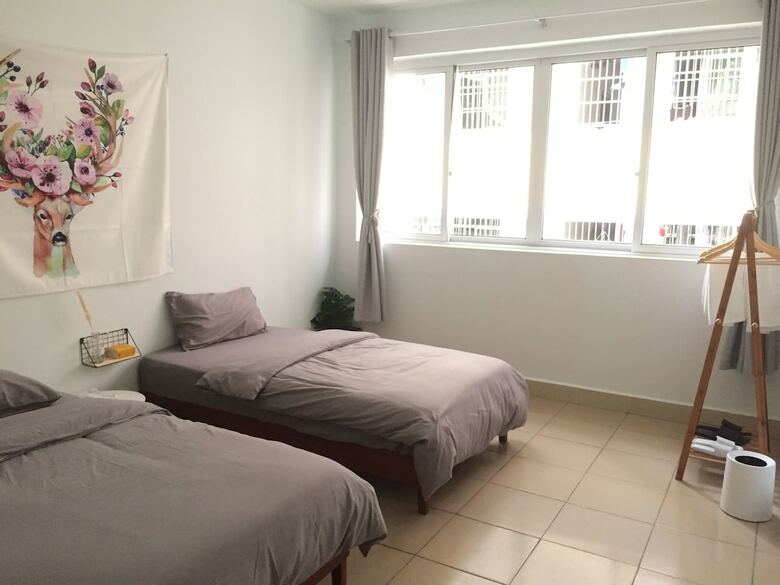 Hostal Phoenix Tree Inn