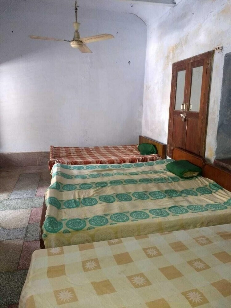 Hotel Bhajan Ashram Rishikesh