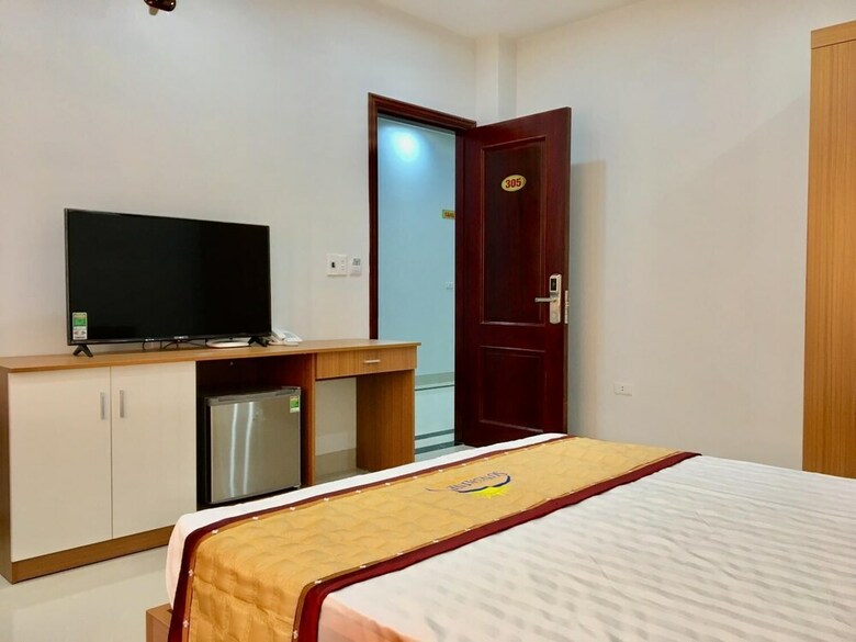 Sunshine Hotel