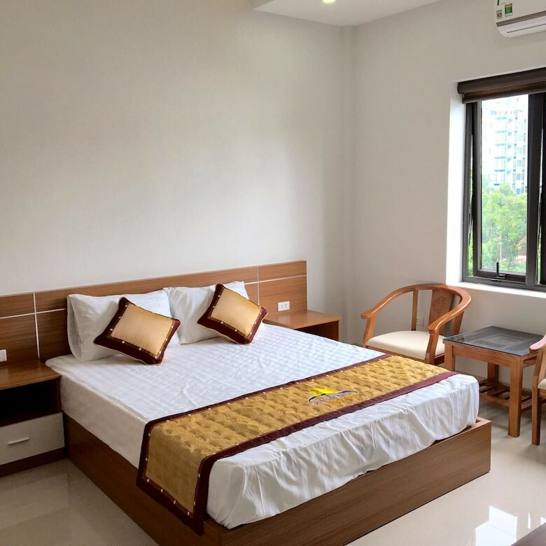 Sunshine Hotel
