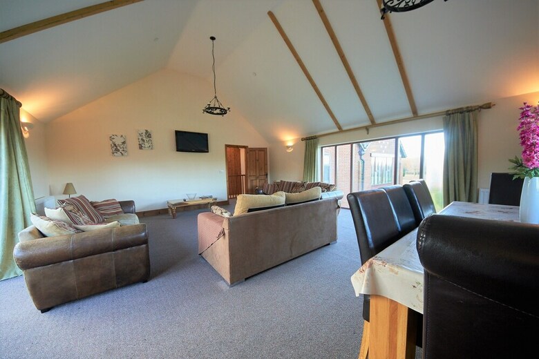 The Victorian Barn Self Catering Holidays With Pool & Hot Tubs