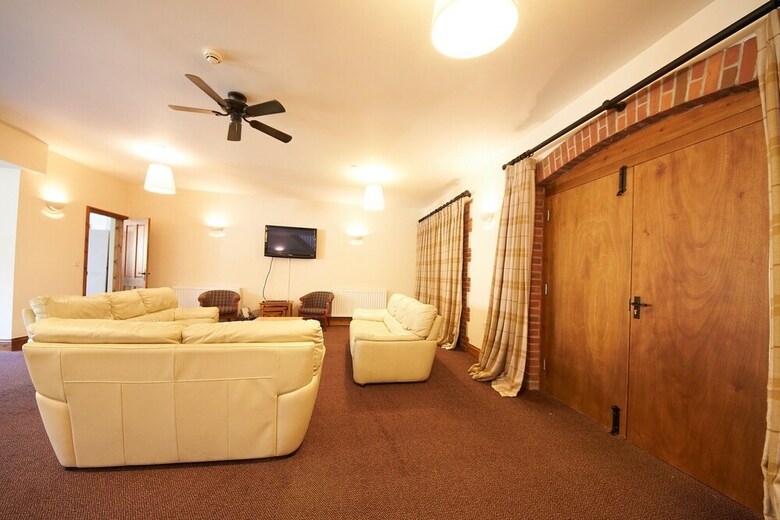 The Victorian Barn Self Catering Holidays With Pool & Hot Tubs