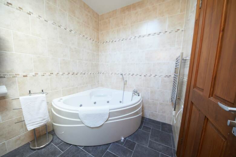 The Victorian Barn Self Catering Holidays With Pool & Hot Tubs