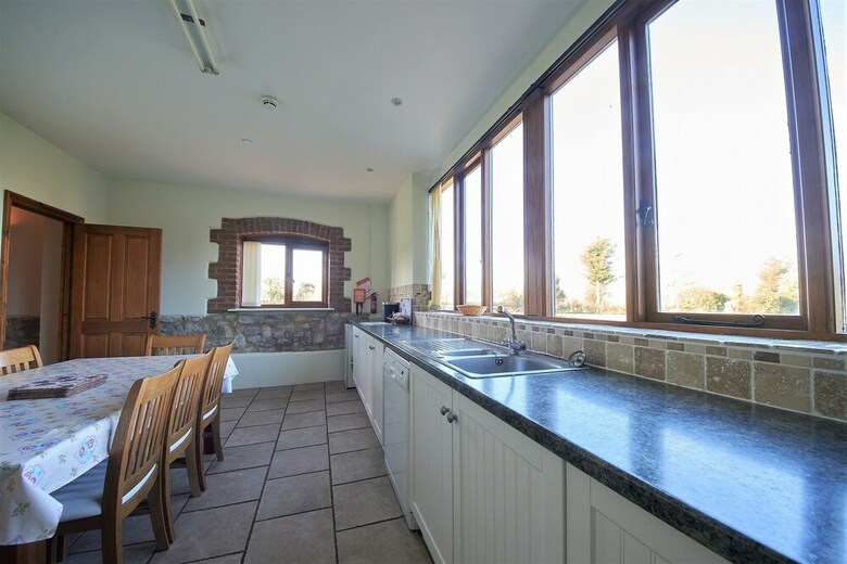 The Victorian Barn Self Catering Holidays With Pool & Hot Tubs