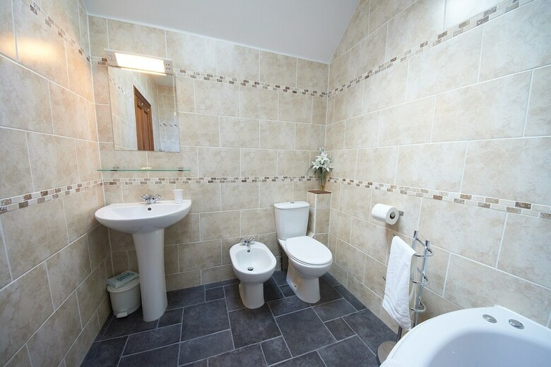 The Victorian Barn Self Catering Holidays With Pool & Hot Tubs
