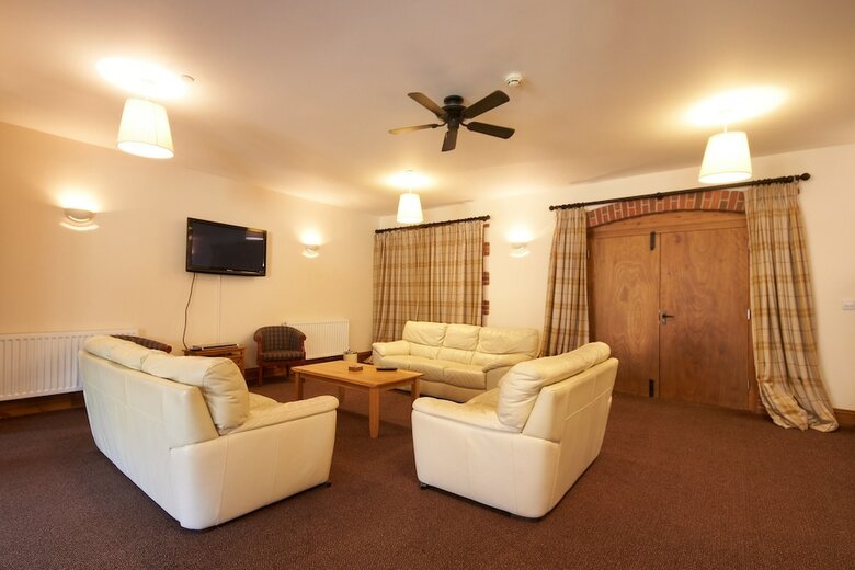 The Victorian Barn Self Catering Holidays With Pool & Hot Tubs