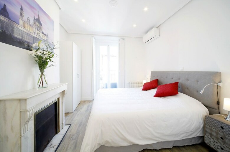 Apartamentos Dobo Homes Puerta Del Sol I