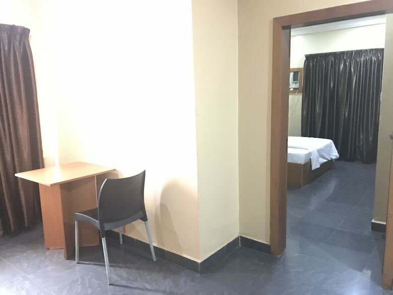 Hotel Grand Riviera Suites