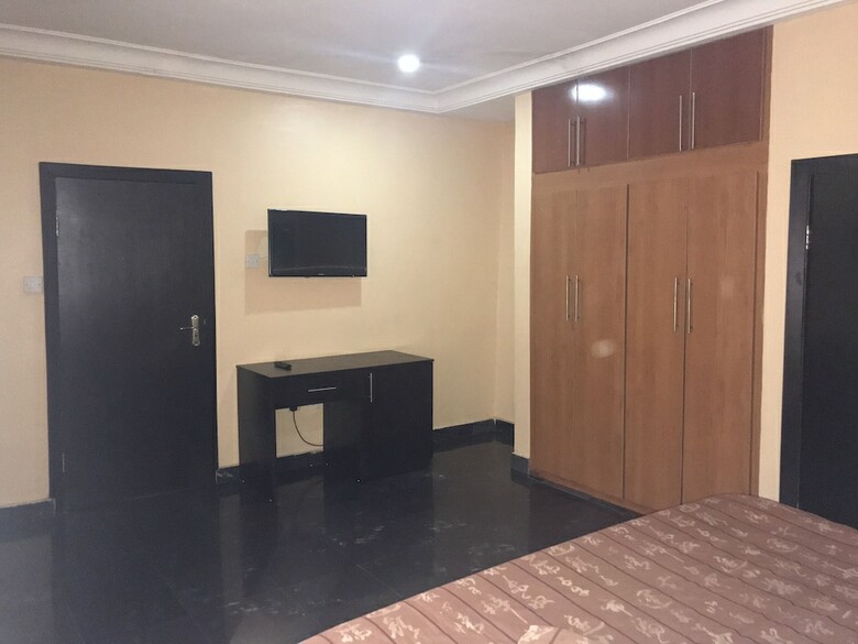 Hotel Grand Riviera Suites