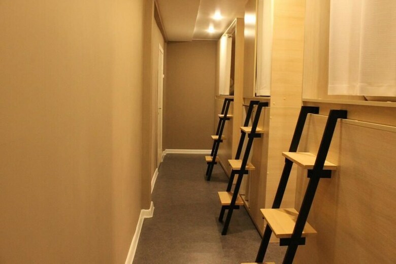 Hostal Dad&cat Capsule Hotel - Hostel