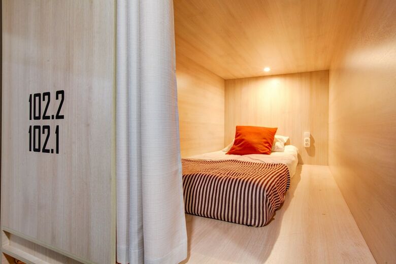 Hostal Dad&cat Capsule Hotel - Hostel
