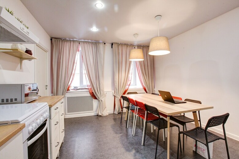 Hostal Dad&cat Capsule Hotel - Hostel