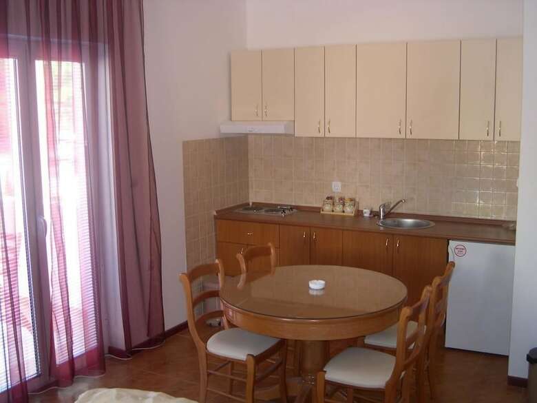 Adeona Apartments - On The Beach