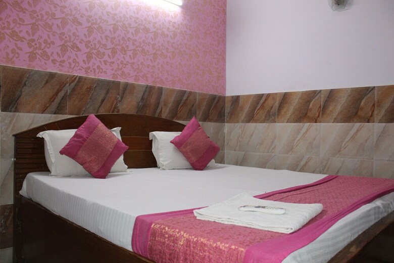 Hotel Rajdhani Inn