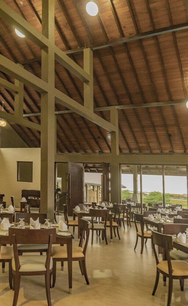 Hotel Amora Lagoon