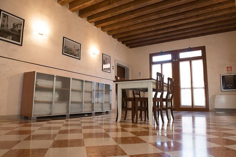 Hostal Domus Clugiae