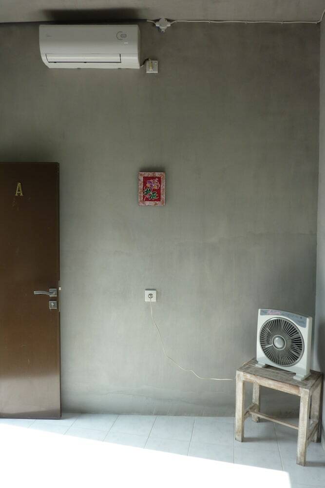 Hostal Surfers Dorm House