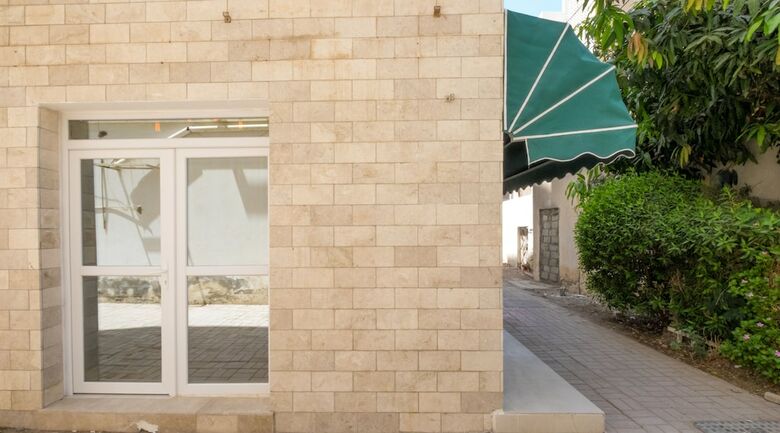 Al Jisr Hotel