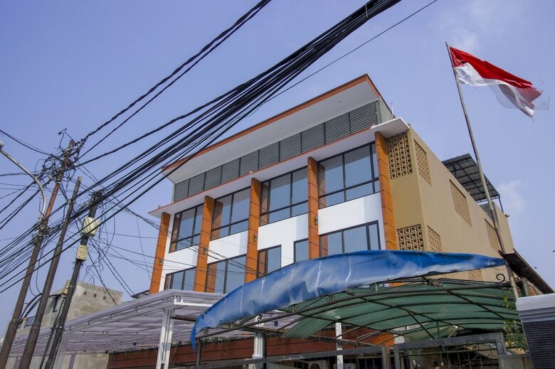 Hotel Reddoorz Plus @ Mampang Prapatan