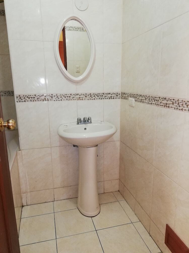 Hostal La Quinta de Allison Hotel & Backpackers